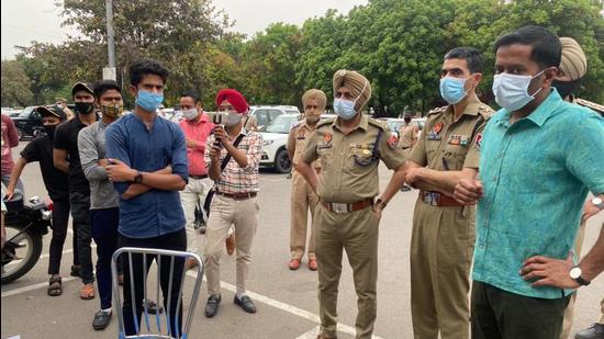 Vehicles Violating Night Curfew To Be Impounded In Mohali Hindustan Times