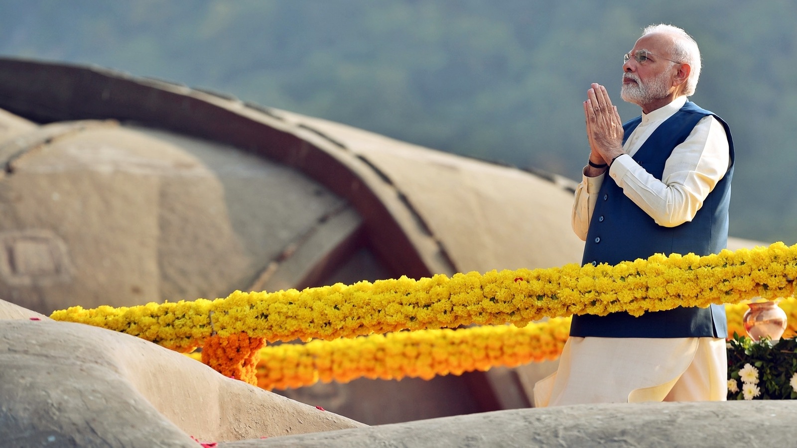 Pm Modi President Murmu Pays Homage To Sardar Vallabhbhai Patel On His