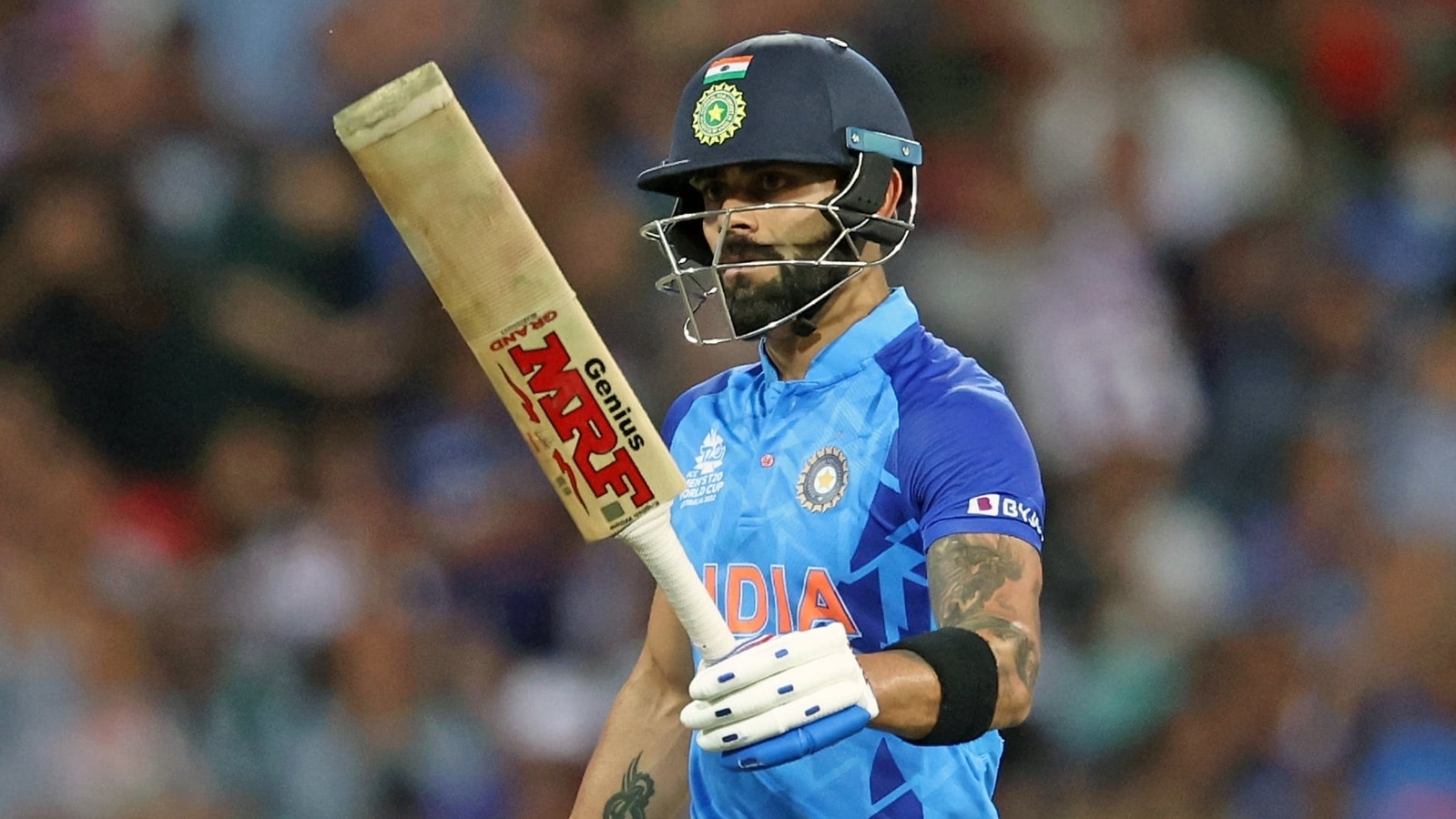 Yuvraj Singh Dinesh Karthik Lead Wishes As Kohli Celebrates Th