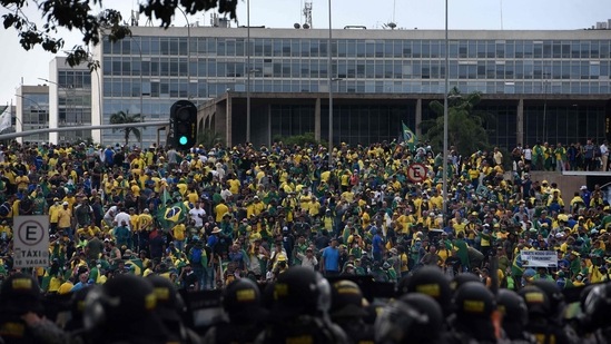 Pro Bolsonaro Protesters Storm Brazil S Top Government Offices Photos