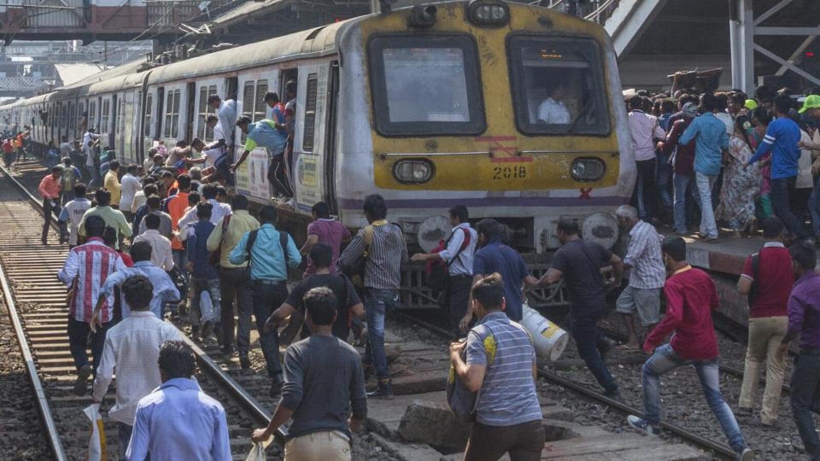 Suburban Trains Record Four Fold Rise In Railway Accident Fatalities