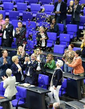 Germany Legalises Same Sex Marriage Merkel Votes Against It World
