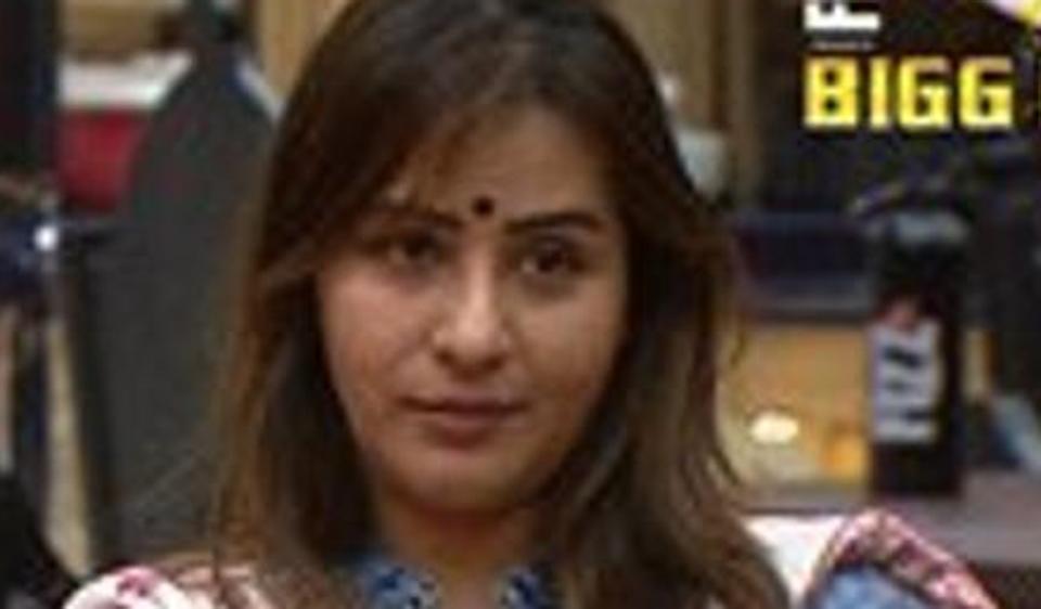 Bigg Boss 11 Gauri Pradhan Sanjeeda Shaikh Blame Shilpa Shinde As