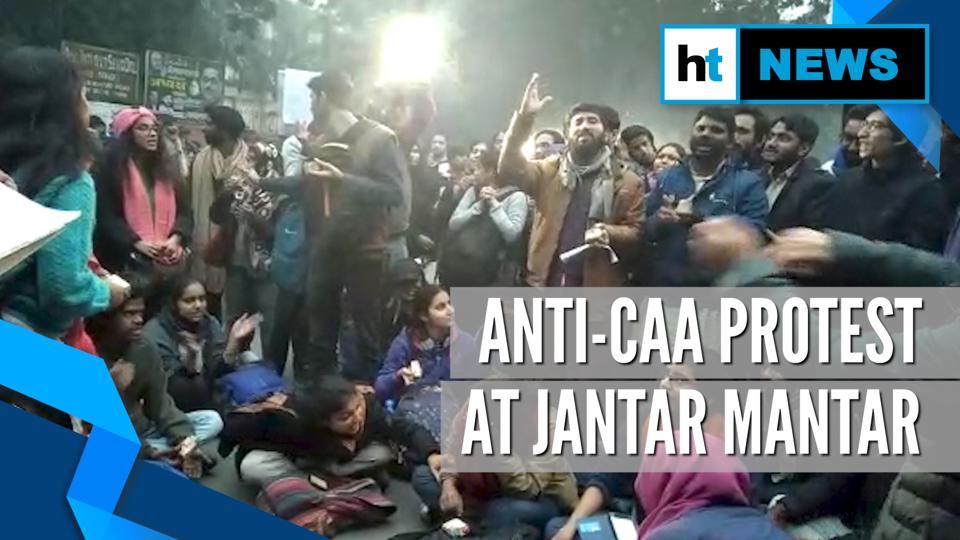 Mani Shankar Aiyar Umar Khalid Join Anti Caa Protest At Jantar Mantar