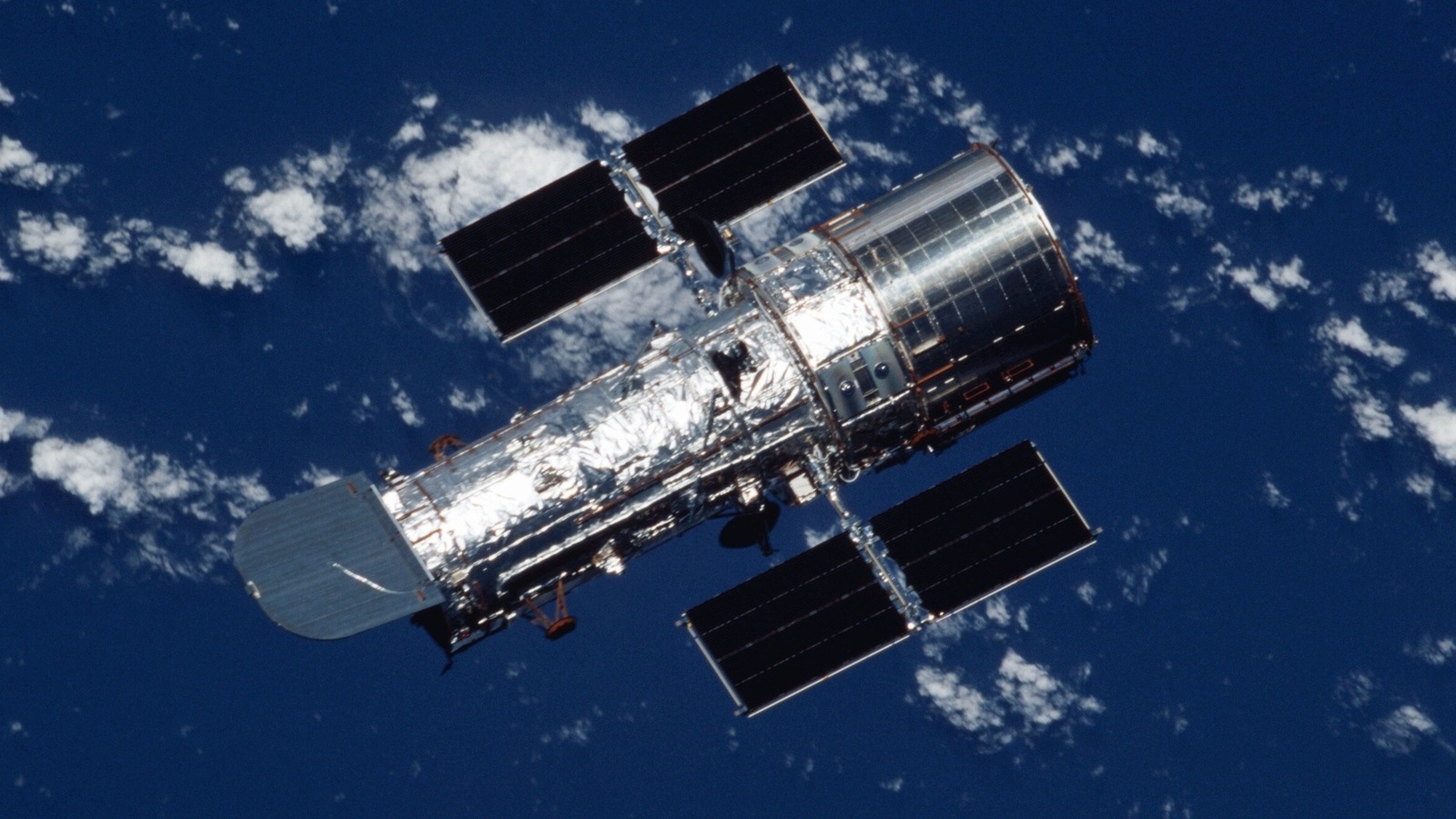 Hubble Space Telescope Captures The Start Of A New Spoke Season Of