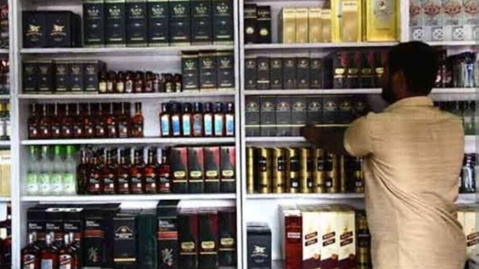 Liquor Shops in Telangana : కొలువు దీరిన కొత్త మద్యం దుకాణాలు.. గ్రేటర్ లో 615 షాపులకు అనుమతులు