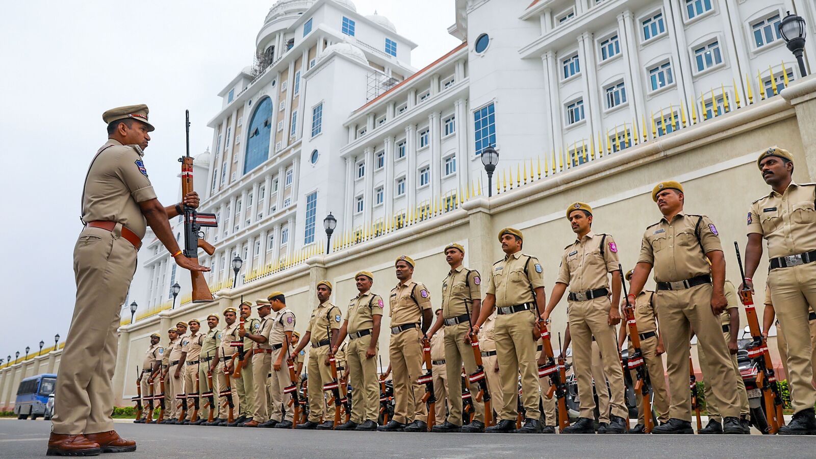 TS Cabinet List: రేవంత్‌తో పాటు 11మంది మంత్రులుగా ప్రమాణ స్వీకారం