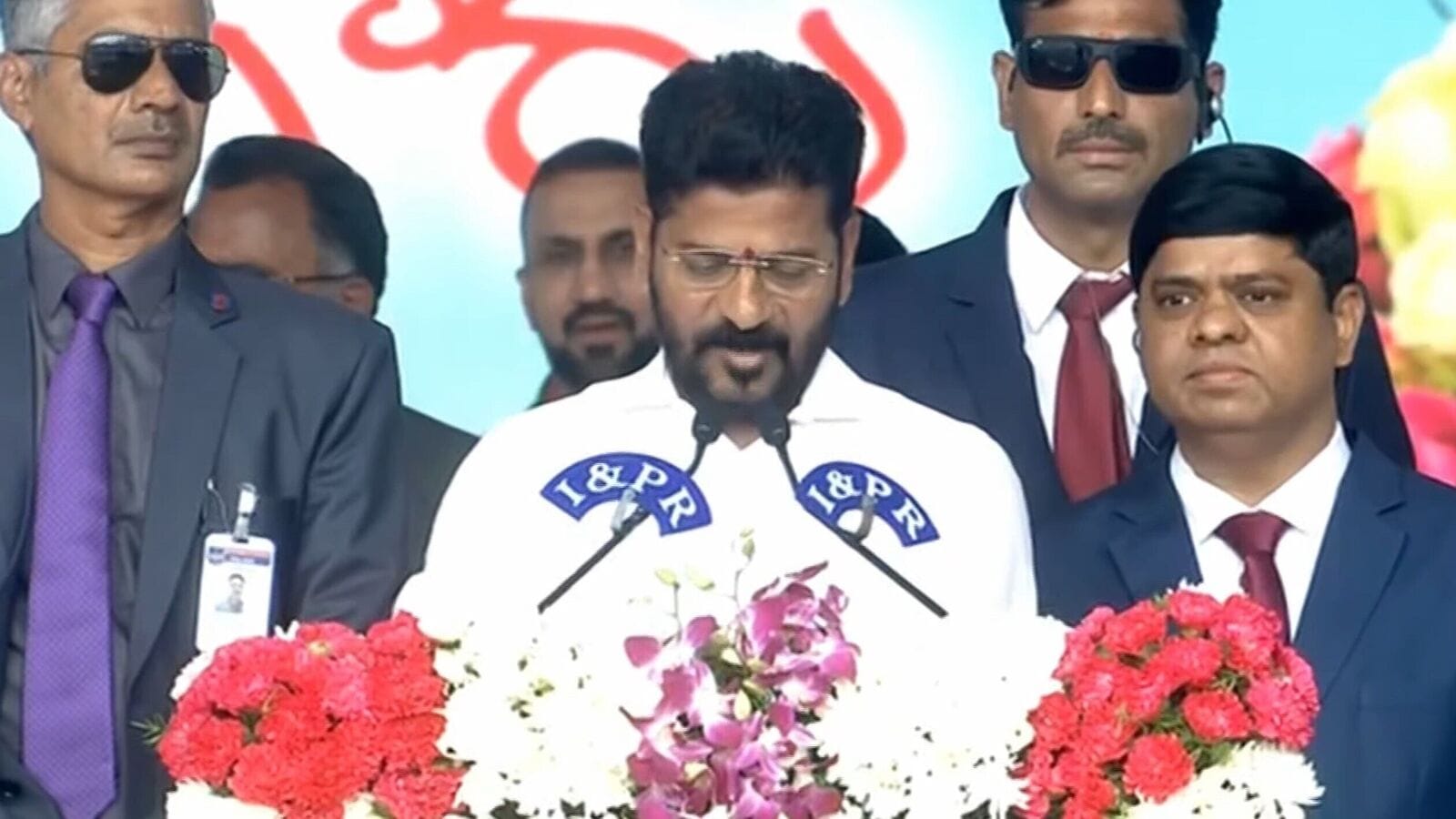 Revanth CM Swearing In: తెలంగాణ ముఖ్యమంత్రిగా రేవంత్ రెడ్డి ప్రమాణ స్వీకారం