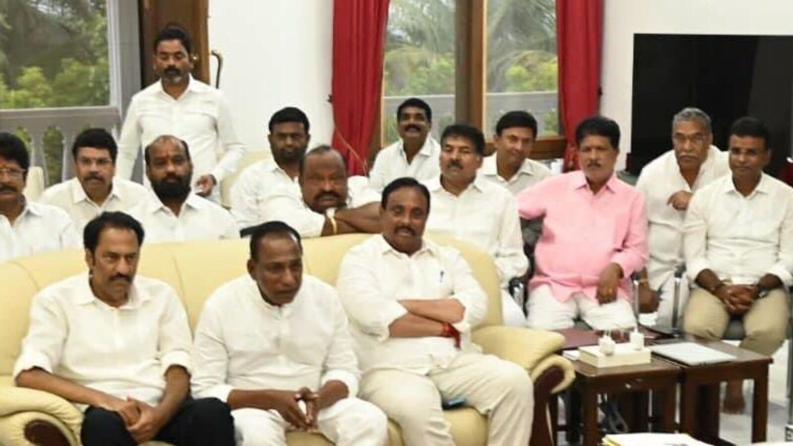 BRSLP Meeting : రేపు బీఆర్ఎస్ ఎల్పీ భేటీ & శాసనసభాపక్ష నేత ఆయనేనా...?