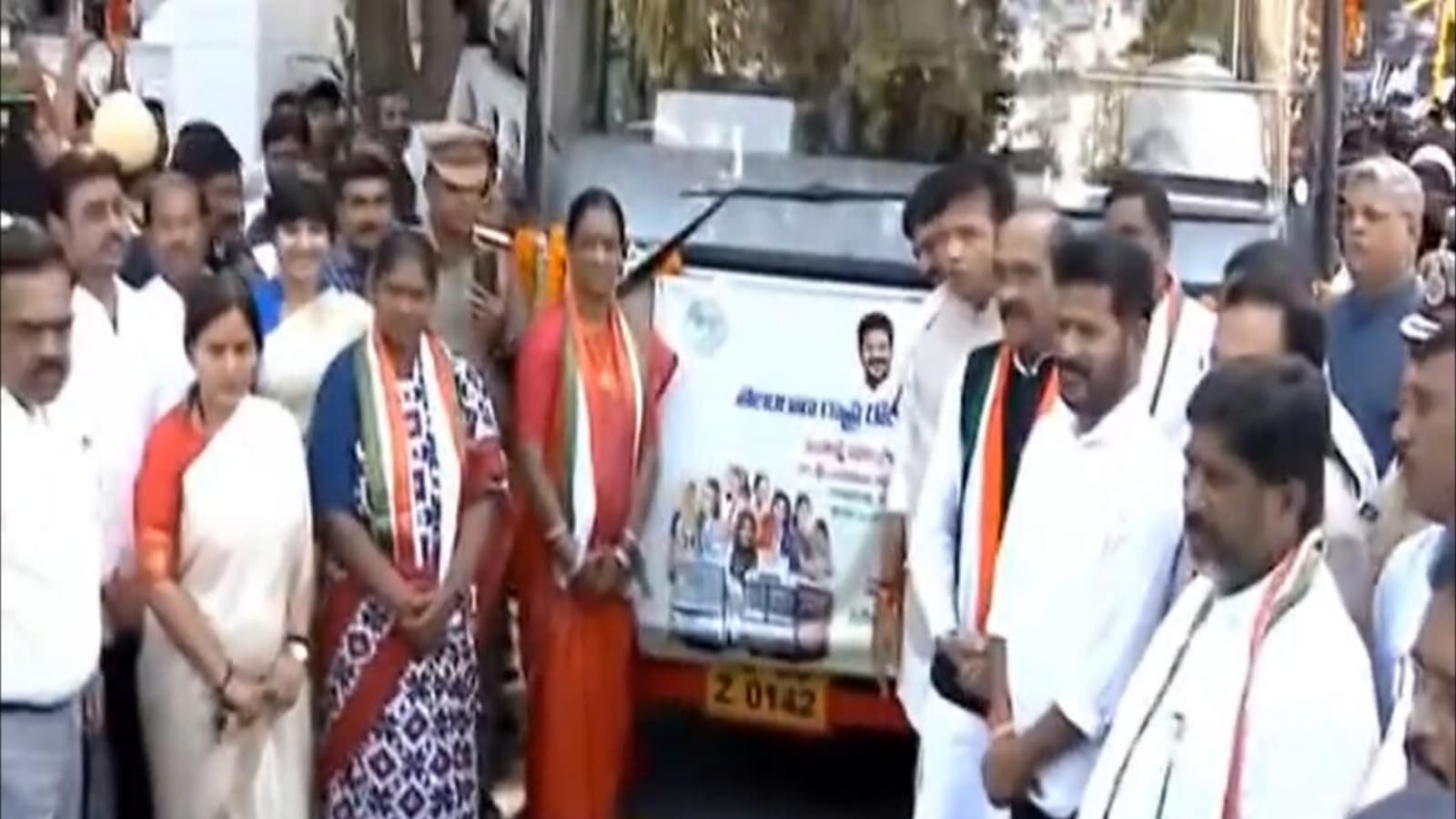 Mahalakshmi scheme : ఆర్టీసీ బస్సుల్లో మహిళలకు ఉచిత ప్రయాణం, మహాలక్ష్మి పథకానికి సీఎం రేవంత్ రెడ్డి శ్రీకారం