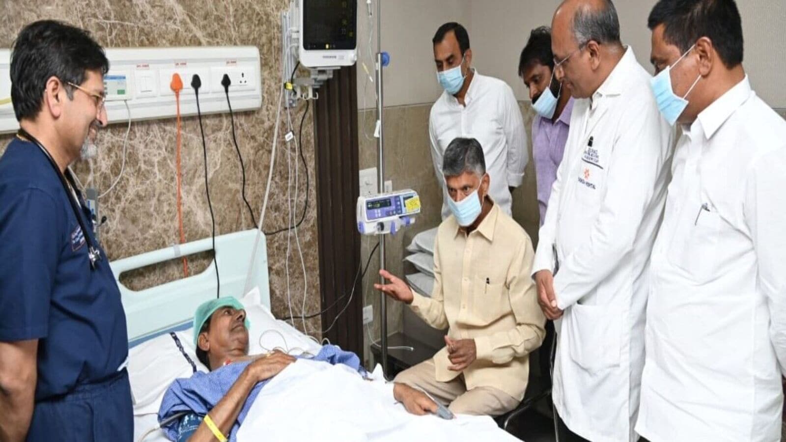 Chandrababu Visits KCR : కేసీఆర్ ను పరామర్శించిన చంద్రబాబు, త్వరగా కోలుకోవాలని ఆకాంక్ష