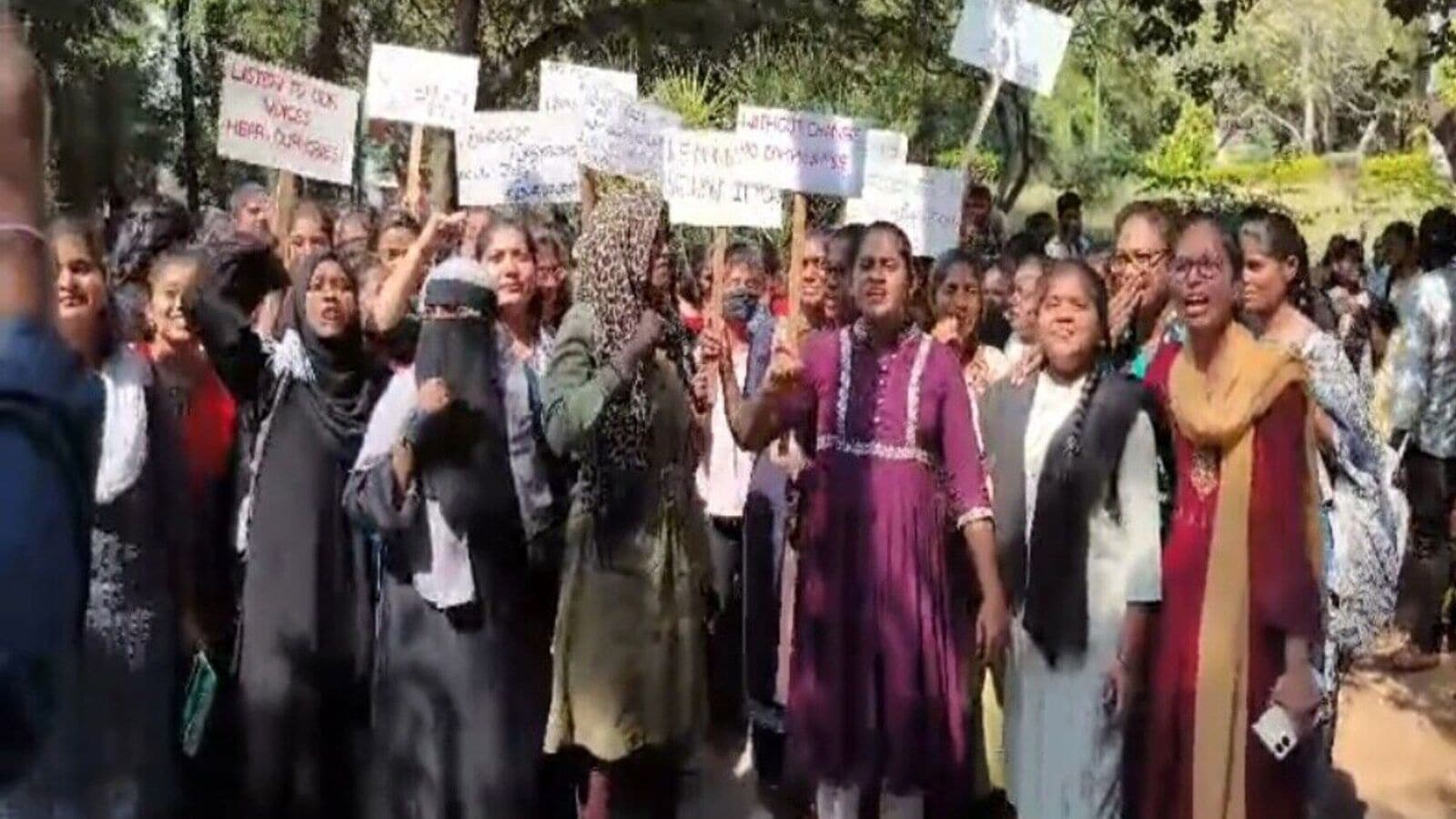 Hyderabad News : ఫీజు చెల్లించలేదని పరీక్షకు అనుమతించని యాజమాన్యం, నిజాం కాలేజీ విద్యార్థులు ఆందోళన