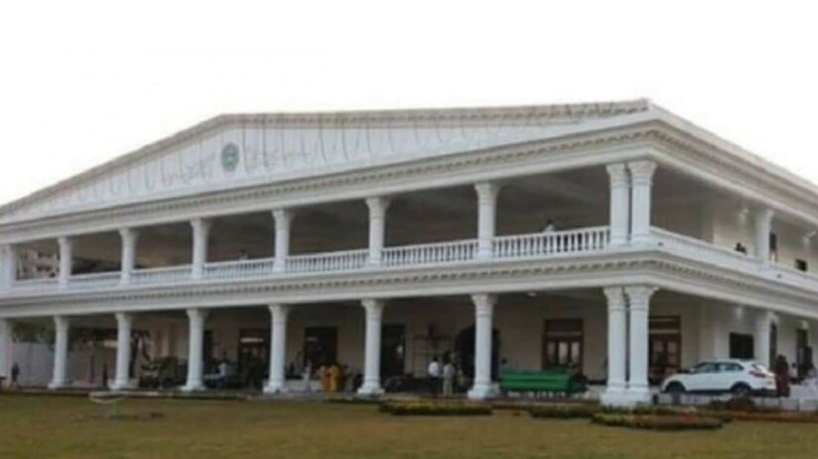 Praja Bhavan : డిప్యూటీ సీఎం భట్టి అధికారిక నివాసంగా &apos;ప్రజా భవన్‌&apos; & ఉత్తర్వులు జారీ