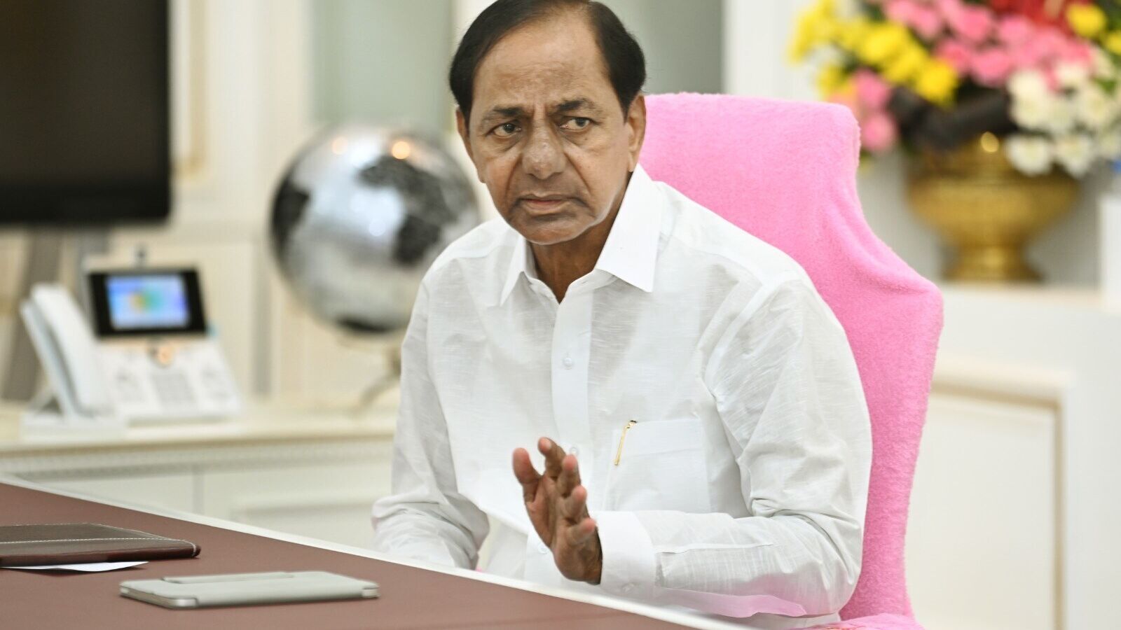 KCR Security : తెలంగాణ సర్కార్ మరో నిర్ణయం... మాజీ సీఎం కేసీఆర్ కు భద్రత కుదింపు