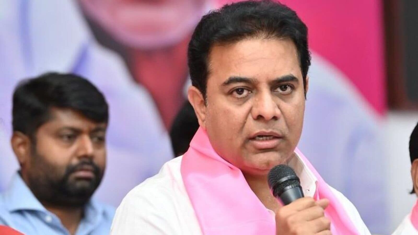 BRS Party : కలిసికట్టుగా పనిచేద్దాం.. పార్లమెంట్ ఎన్నికల్లో గులాబీ జెండా ఎగరవేద్దాం & కేటీఆర్