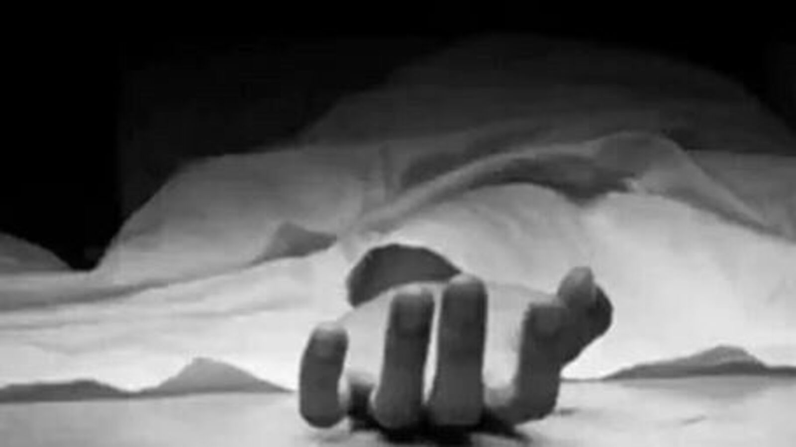 Siddipet District : రియల్టర్లను చూసి వ్యాపారంలోకి దిగి..! కట్ చేస్తే అప్పులు భరించలేక సూసైడ్