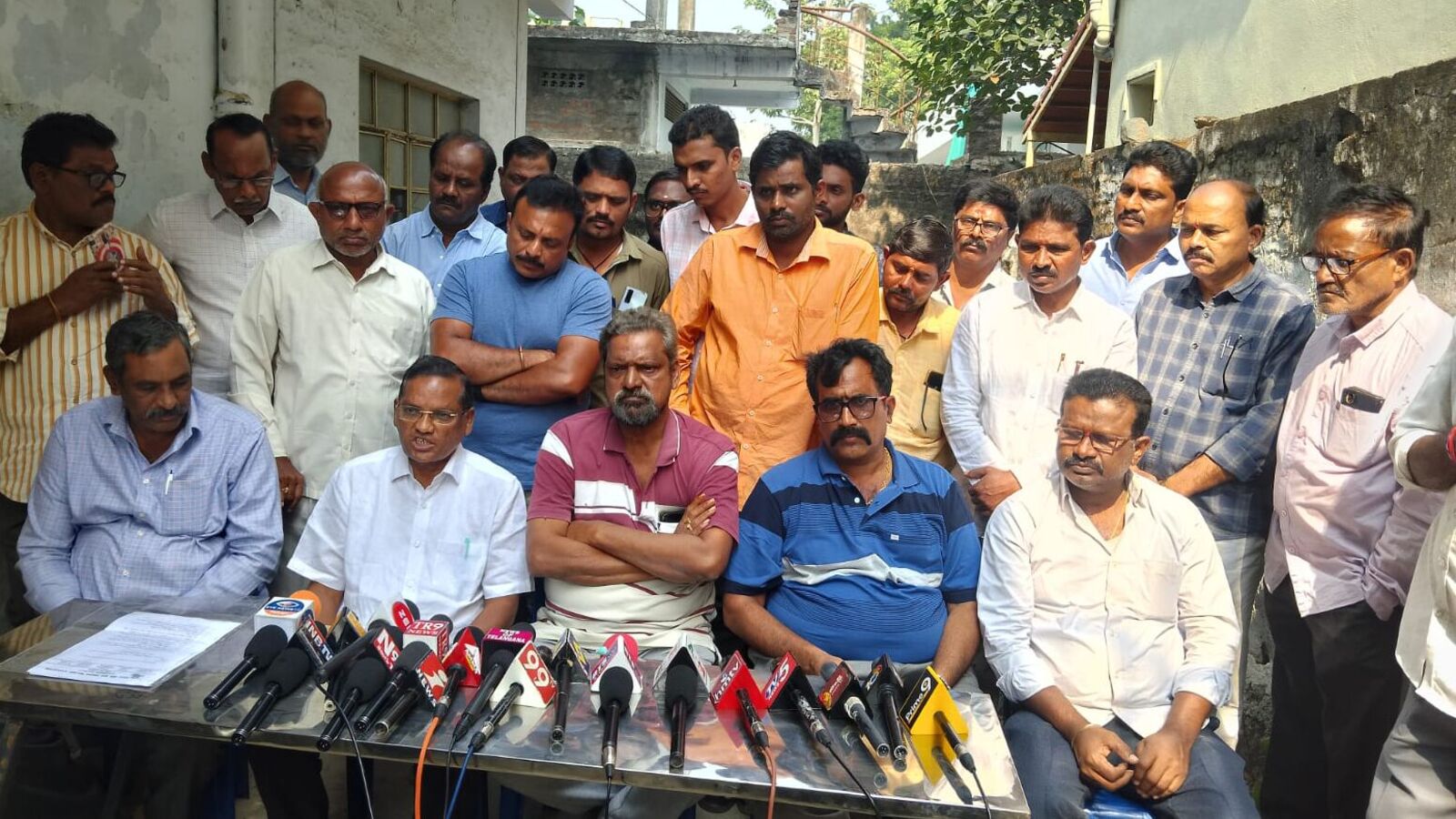 TSRTC Mahalakshmi Scheme : "మహాలక్ష్మి" ఎఫెక్ట్…. అద్దె బస్సు యాజమానుల గగ్గోలు