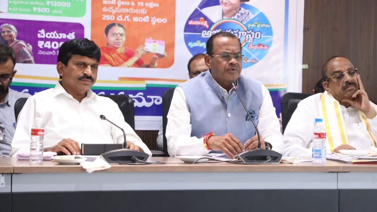 TS Ministers Review : దొంగిలించిన సొమ్మును ఎలా లాక్కోవాలో మాకు బాగా తెలుసు & మంత్రి పొంగులేటి కామెంట్స్..!