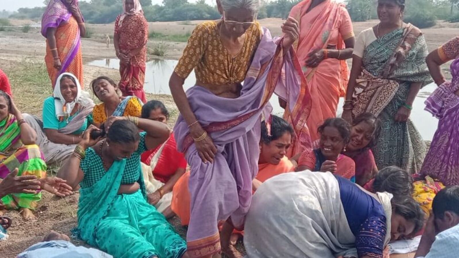 Bhupalpally District : విషాద సంఘటన... తాత సంవత్సరీకానికి వచ్చి ఇద్దరు మనువలు మృతి