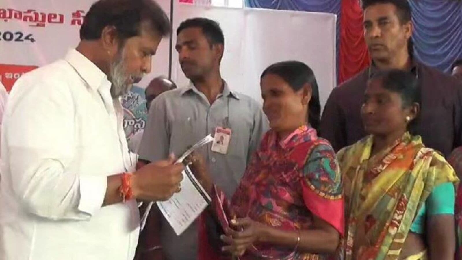 Minister Damodara: ప్రతి దరఖాస్తు పరిశీలిస్తామన్న మంత్రి దామోదర రాజ నర్సింహ