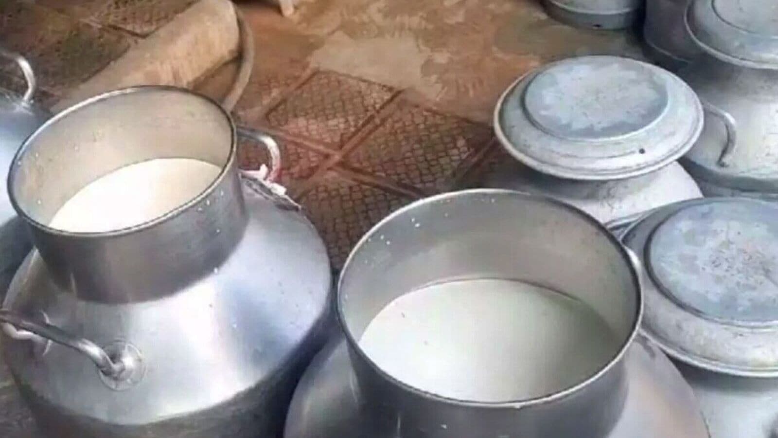 Siddipet News : చేర్యాల విజయ డెయిరీలో కల్తీ పాల కలకలం& ఉప్పు, చక్కెర కలిసినట్లు గుర్తించిన అధికారులు