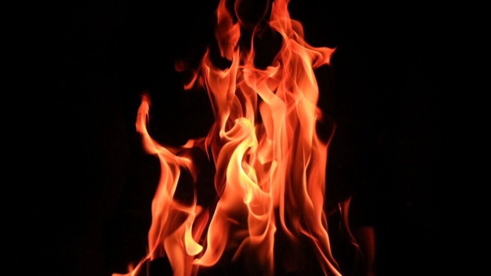 Kamareddy Crime : కామారెడ్డిలో దారుణం, కన్న కూతుర్ని మంటల్లోకి విసిరేసిన కిరాతక తండ్రి