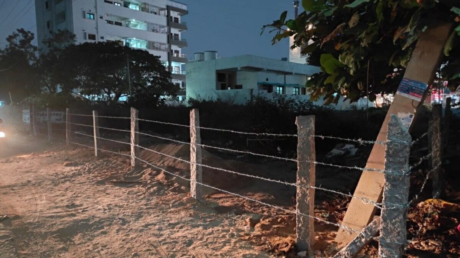 Khammam Govt Lands : ఖమ్మంలో కదిలిన అధికార యంత్రాంగం, సర్కారు భూములకు ఫెన్సింగ్