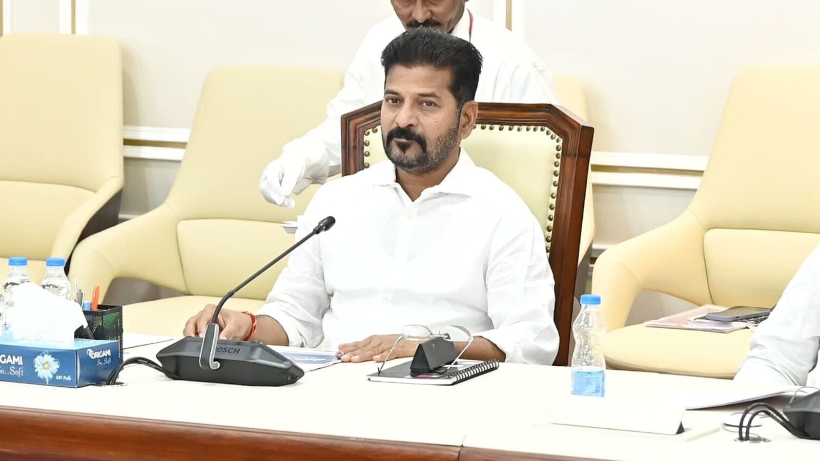 Cm Revanth Review: వారంలో మూడ్రోజులు ఎమ్మెల్యేలకు అందుబాటులో ఉంటానన్న రేవంత్‌