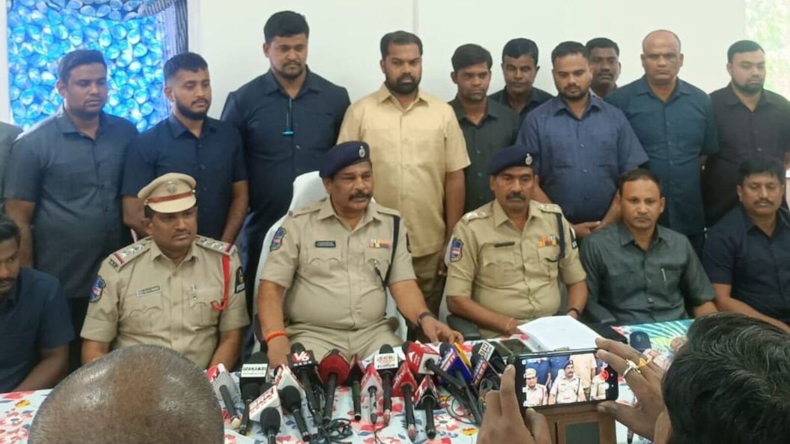 Ganza Business: గాడిదల పెంపకం పేరుతో గంజాయి వ్యాపారం గుట్టు రట్టు