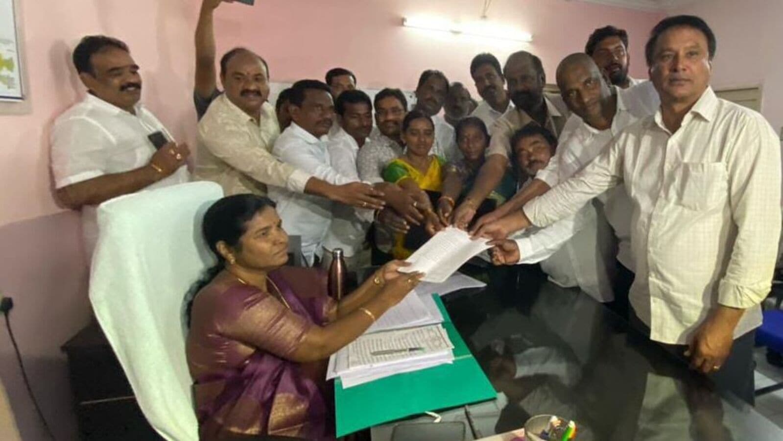 Khammam DCCB: ఖమ్మం "డిసిసిబి" చైర్మన్ పై అవిశ్వాసం