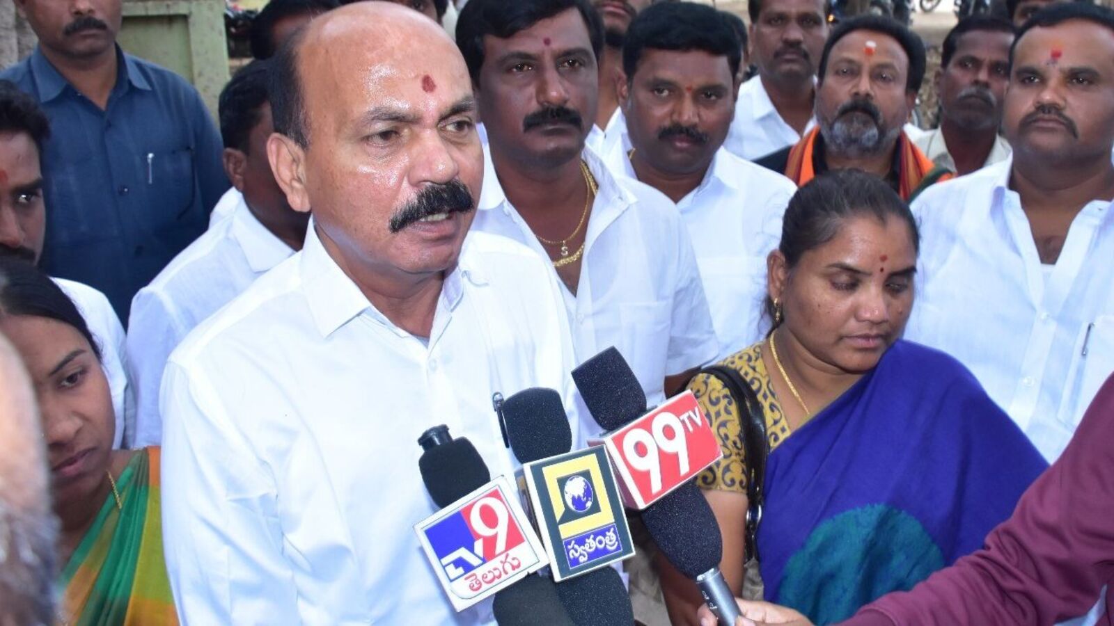 Sangareddy Protocol: ప్రోటోకాల్‌ పాటించట్లేదని బిఆర్‌ఎస్‌ ఎమ్మెల్యే ఫిర్యాదు