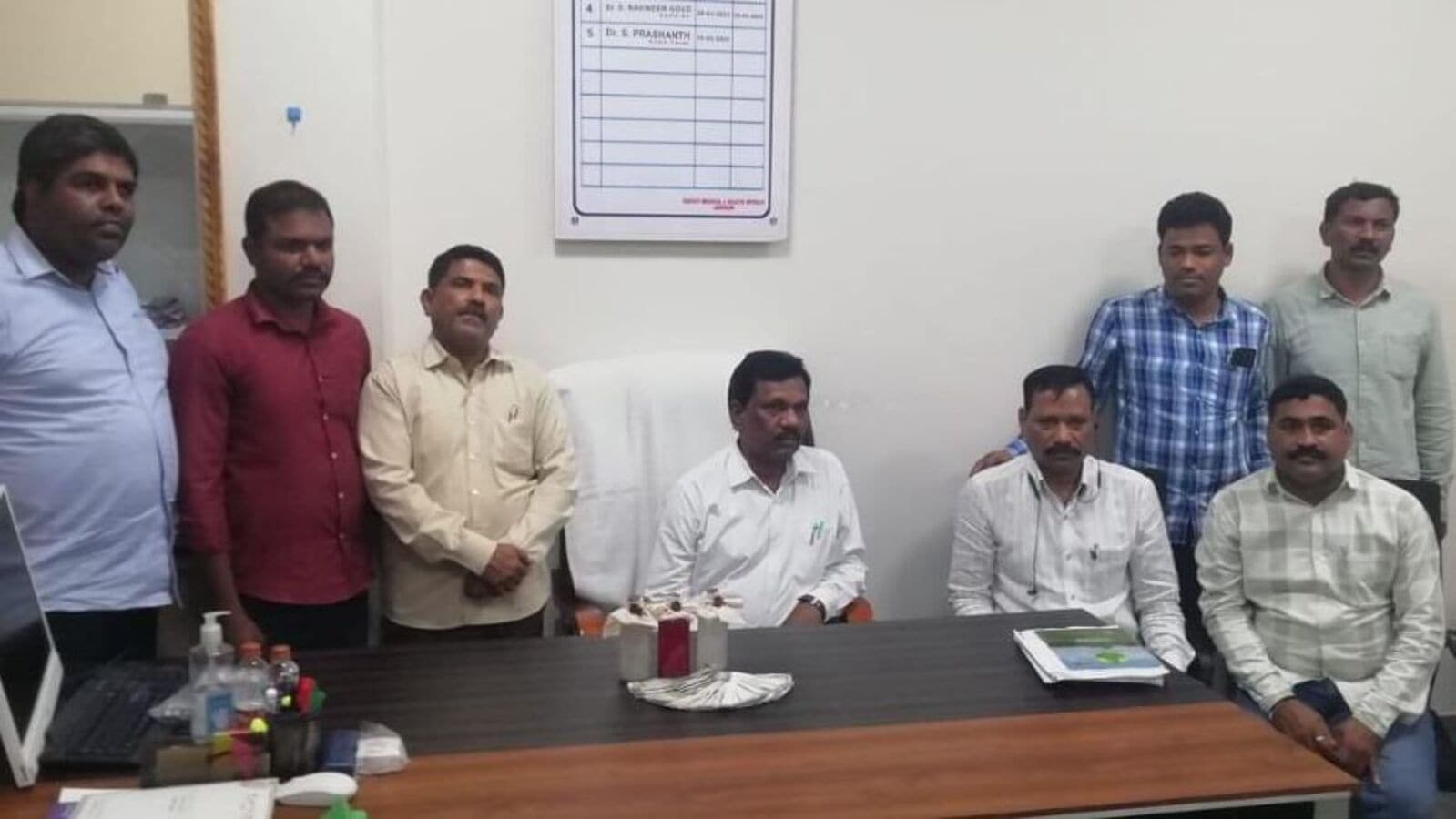 ACB Trap: ఆరు నెలల్లో రిటైర్​మెంట్.. లంచం తీసుకుంటూ పట్టుబడ్డ డీఎంహెచ్​వో