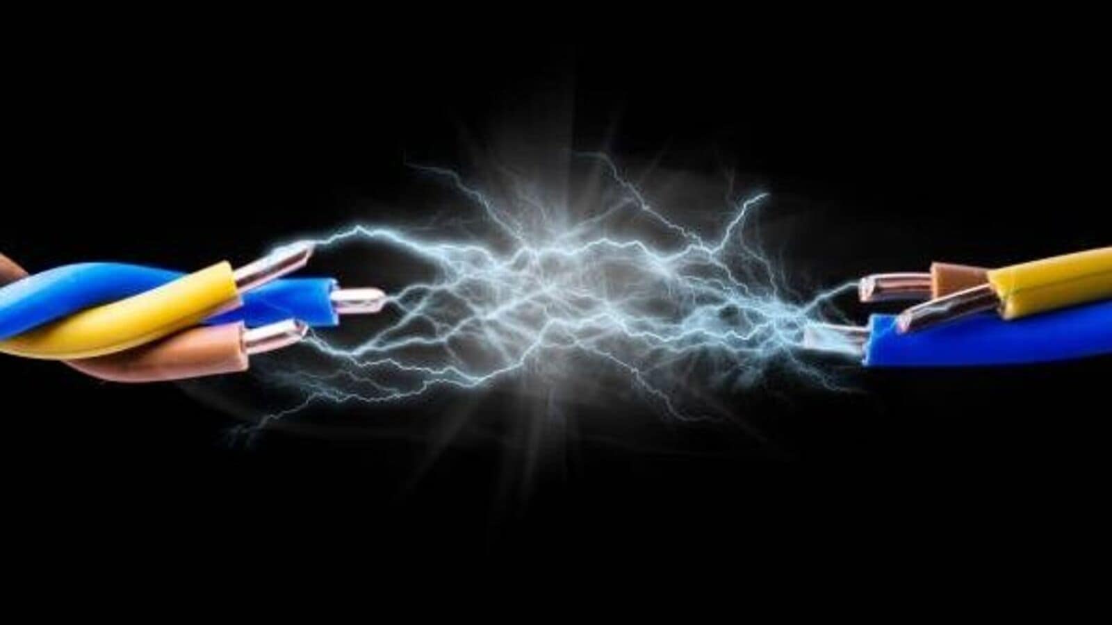 Mahabubabad District : కరెంట్ షాక్ ఇచ్చి.. భర్తను చంపేందుకు యత్నం!