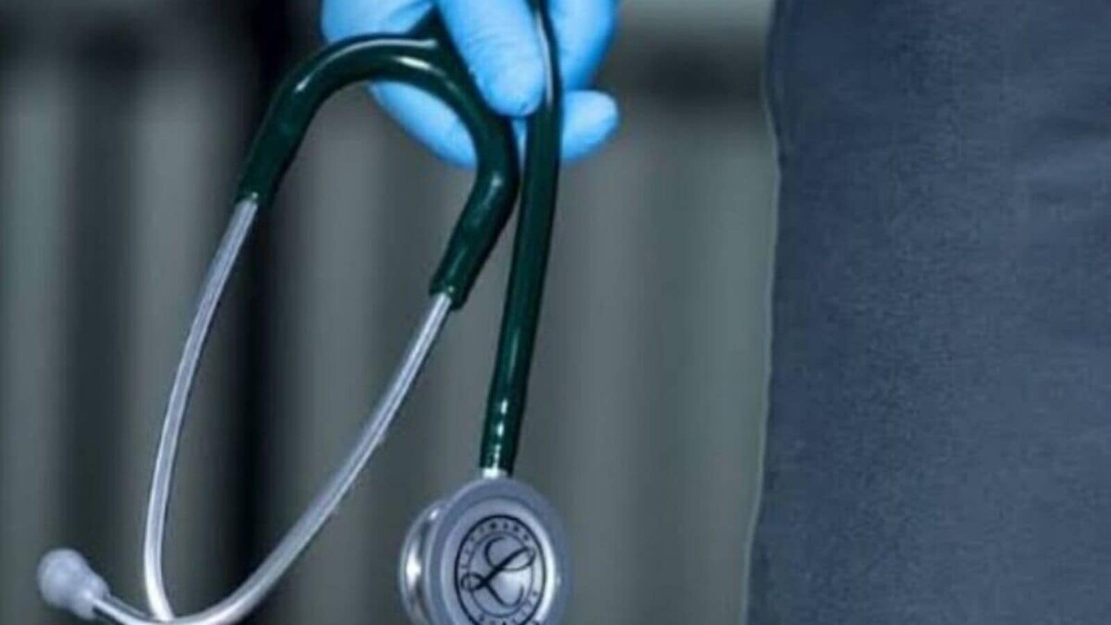 Hyderabad Crime : పేషంట్లను లొంగదీసుకుంటున్న వైద్యుడు, బండారం బయట పెట్టిన భార్య