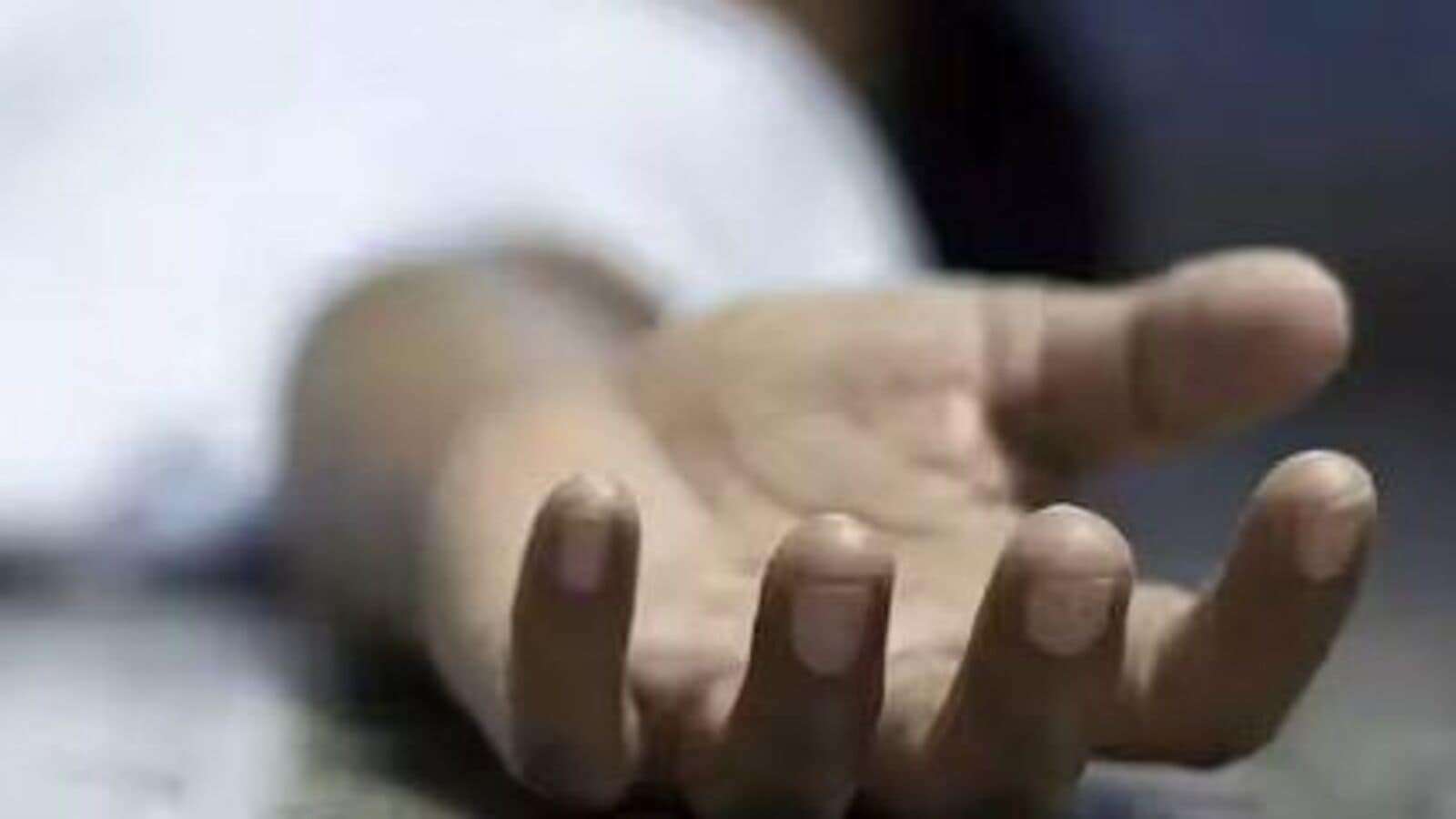 Hyderabad : మైనర్ బాలికపై కత్తితో దాడి.. ఆపై రైలు కిందపడి బాలుడు ఆత్మహత్య!