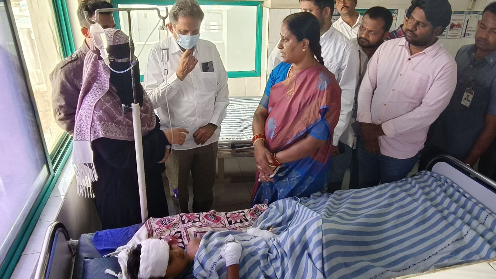 Warangal Street Dogs: వరంగల్ లో కుక్కల దాడులు.. మంత్రి కొండా సురేఖ సీరియస్​