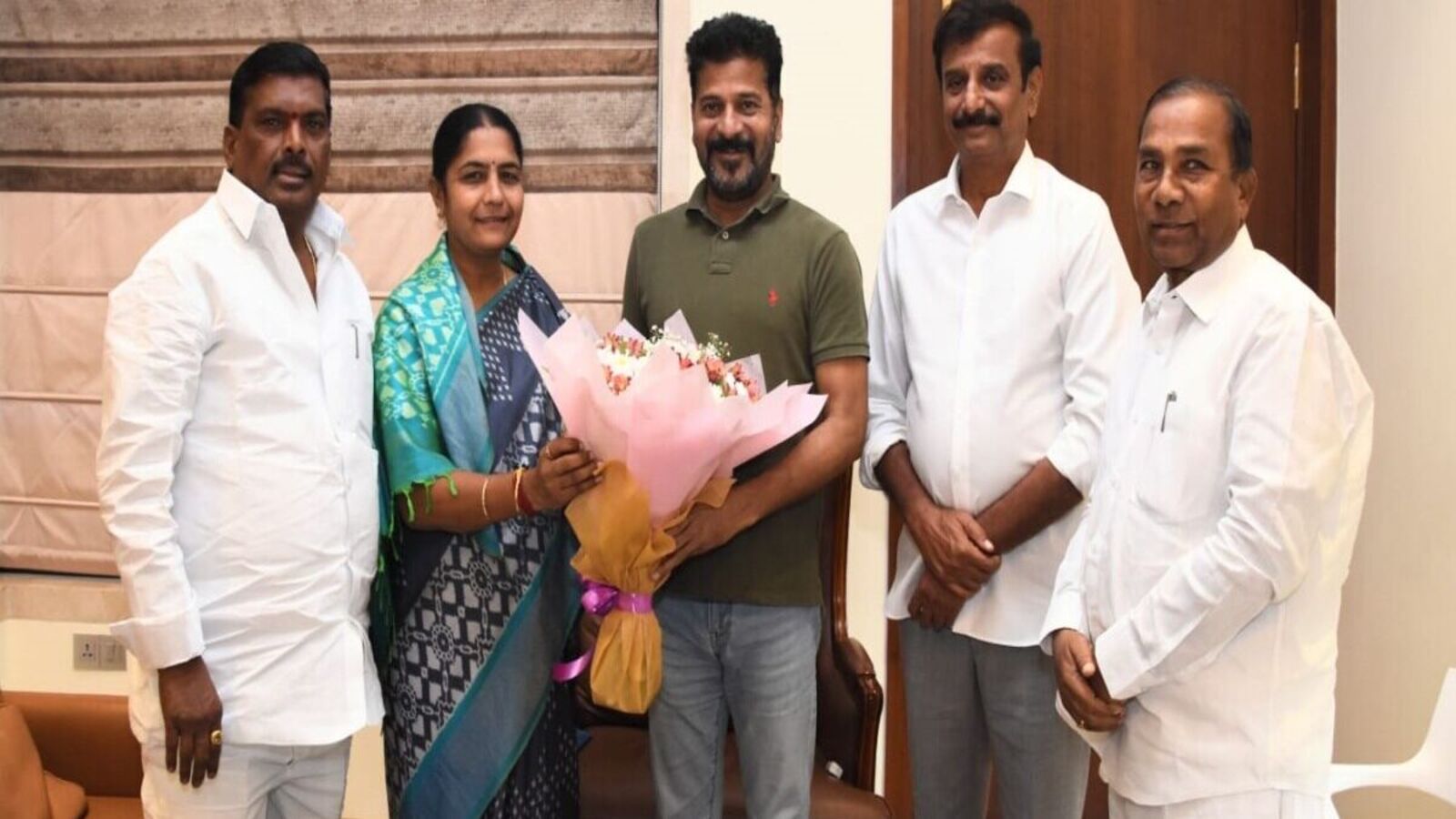 CM Revanth Reddy : సీఎం రేవంత్ రెడ్డిని కలిసి నలుగురు బీఆర్ఎస్ ఎమ్మెల్యేలు