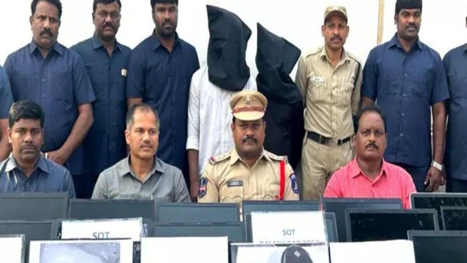 Hyderabad Crime : హాస్టళ్లలో ల్యాప్ టాప్ లు చోరీ, యాప్ లో విక్రయాలు& ఇంజినీరింగ్ విద్యార్థి అరెస్ట్