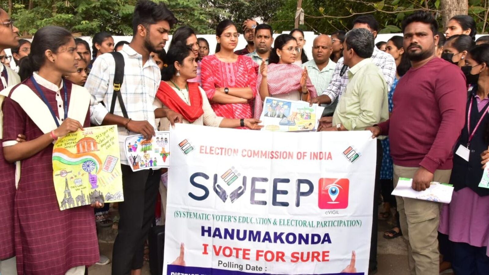 Voters Day: ఓటరు చైతన్యం కోసం స్పెషల్ కాంపిటీషన్..