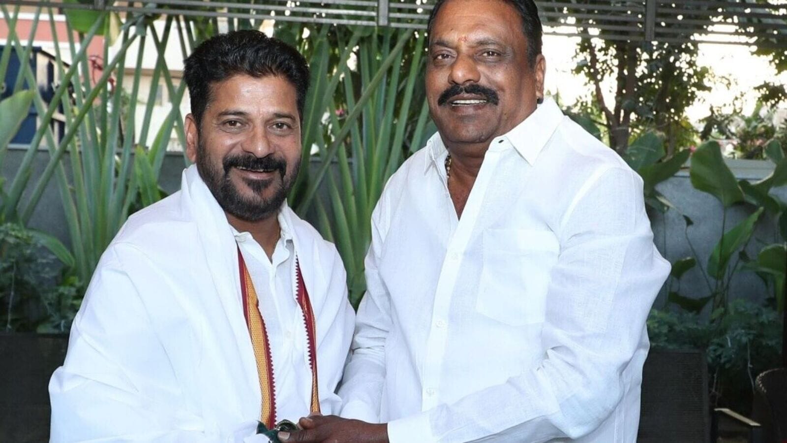 BRS Mla Meets CM Revanth Reddy : సీఎం రేవంత్ రెడ్డితో బీఆర్ఎస్ ఎమ్మెల్యే భేటీ, కాంగ్రెస్ లో చేరికపై క్లారిటీ!