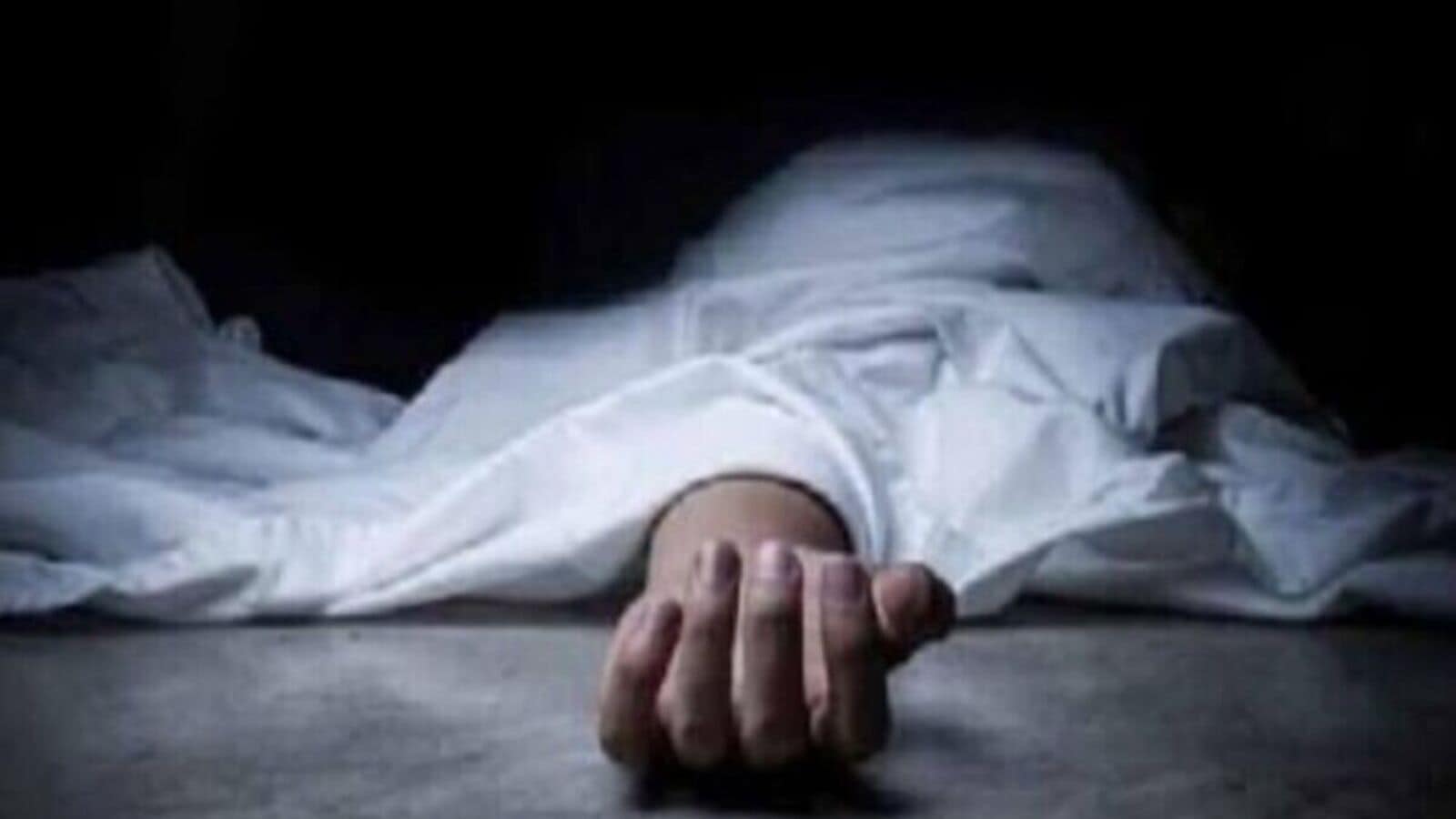 Hyderabad Crime : హైదరాబాద్ లో విషాదం& పిస్టల్ తో హోంగార్డు బెదిరింపు, వ్యక్తి ఆత్మహత్య