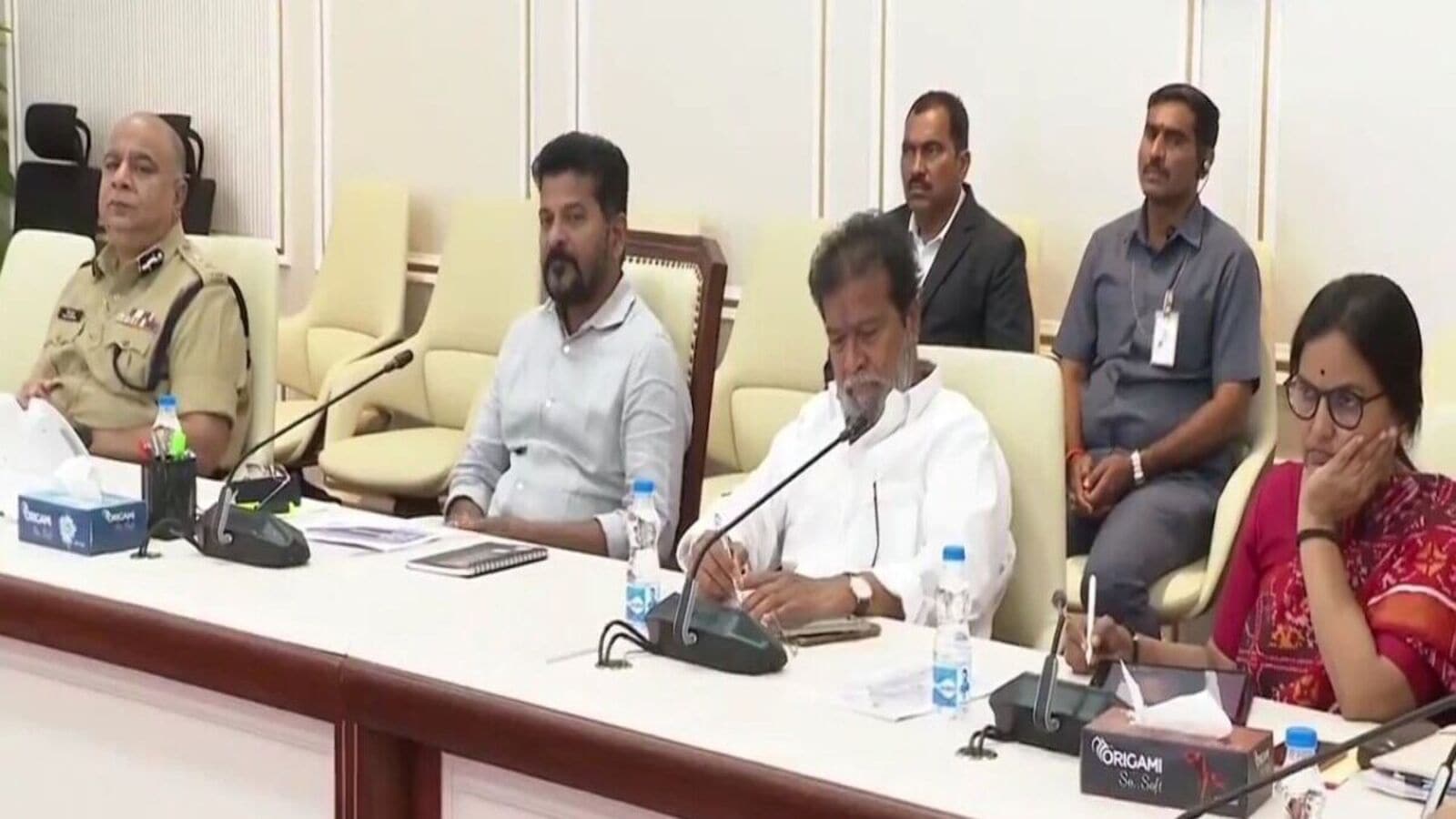 CM Revanth Reddy : ప్రతీ మూడు నెలలకు ఆరోగ్యశ్రీ బిల్లులు విడుదల, సీఎం రేవంత్ రెడ్డి కీలక ఆదేశాలు