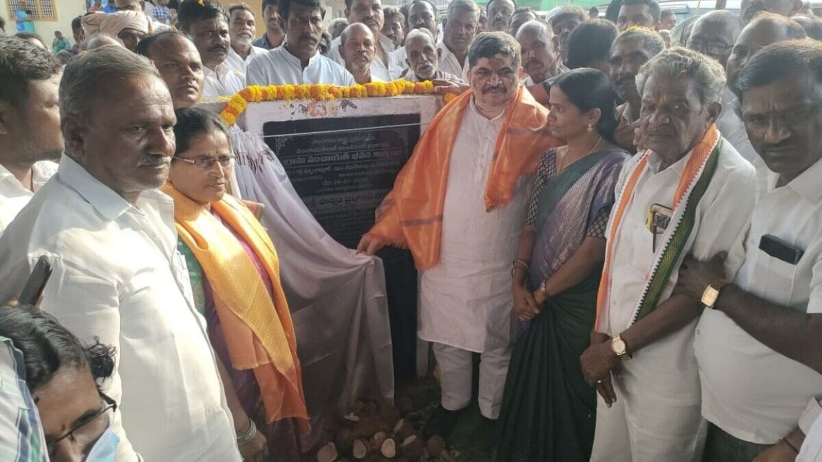 Minister Ponnam Prabhakar : ఎవరి కాలి గోటికి ఎవరు సరిపోరో ప్రజలకే తెలుసు&కేటీఆర్ కు మంత్రి పొన్నం కౌంటర్