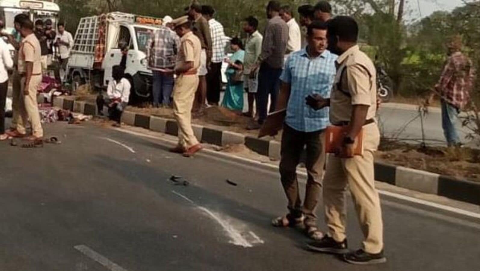 Siddipet District : Siddipet District : కుమార్తె పెళ్లి చూపులకు వెళ్తుండగా రోడ్డు ప్రమాదం & తండ్రి, అన్న మృతి