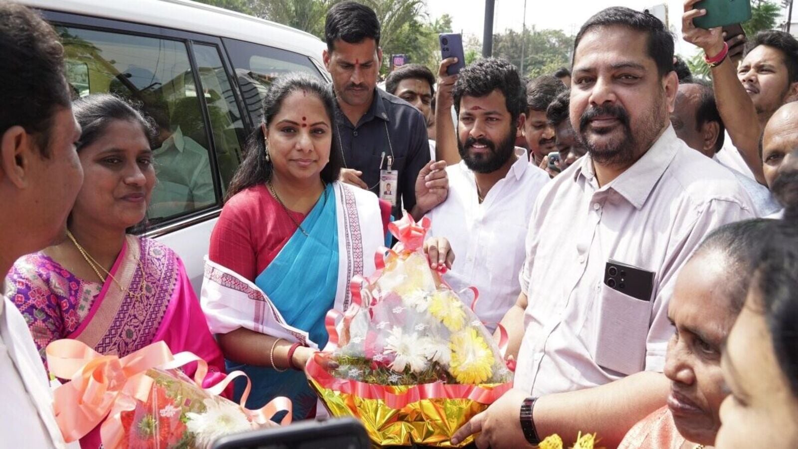 Mlc Kavitha : బీసీలకు 42 శాతం రిజర్వేషన్లు, బడ్జెట్ లో రూ.20 వేల కోట్లు కేటాయించాలి& ఎమ్మెల్సీ కవిత