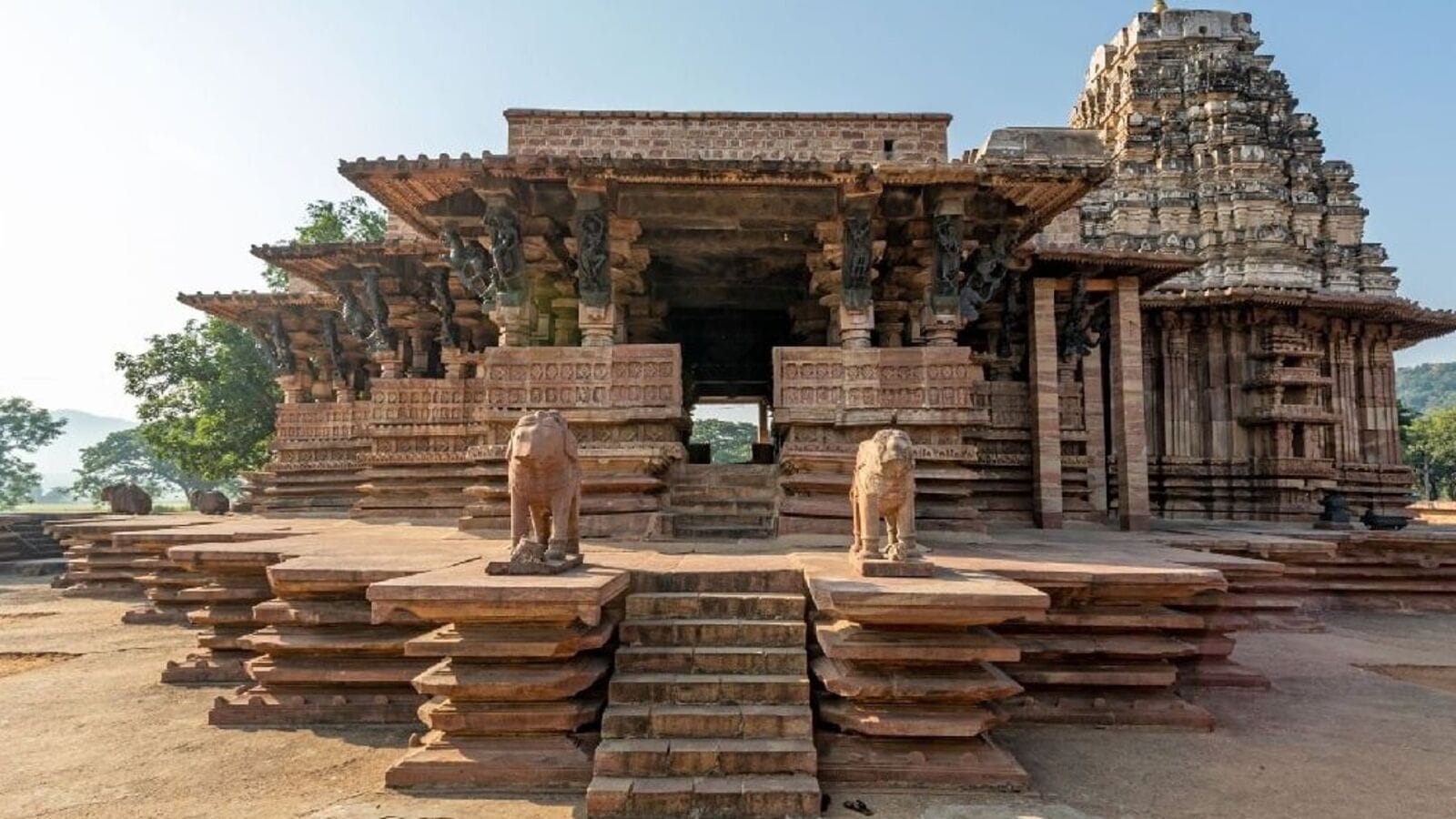 Tourist places on Medaram route: మేడారం మార్గంలో.. చూడాల్సిన విశేషాలెన్నో.. ఒకే టూర్‌లో చుట్టేయొచ్చు..!