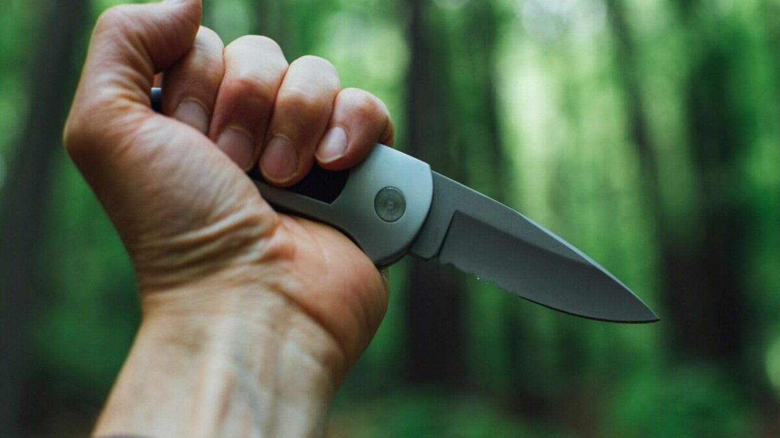 Medak Crime : మెదక్ జిల్లాలో దారుణం, ఇంట్లో ఒంటరిగా ఉన్న మహిళపై కత్తులతో దాడి!