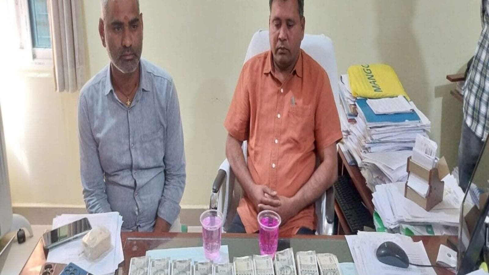 Shamirpet MRO in ACB Trap : ఏసీబీ వలలో చిక్కిన శామీర్ పేట ఎమ్మార్వో, పాస్ బుక్ కోసం రూ.40 లక్షల లంచం