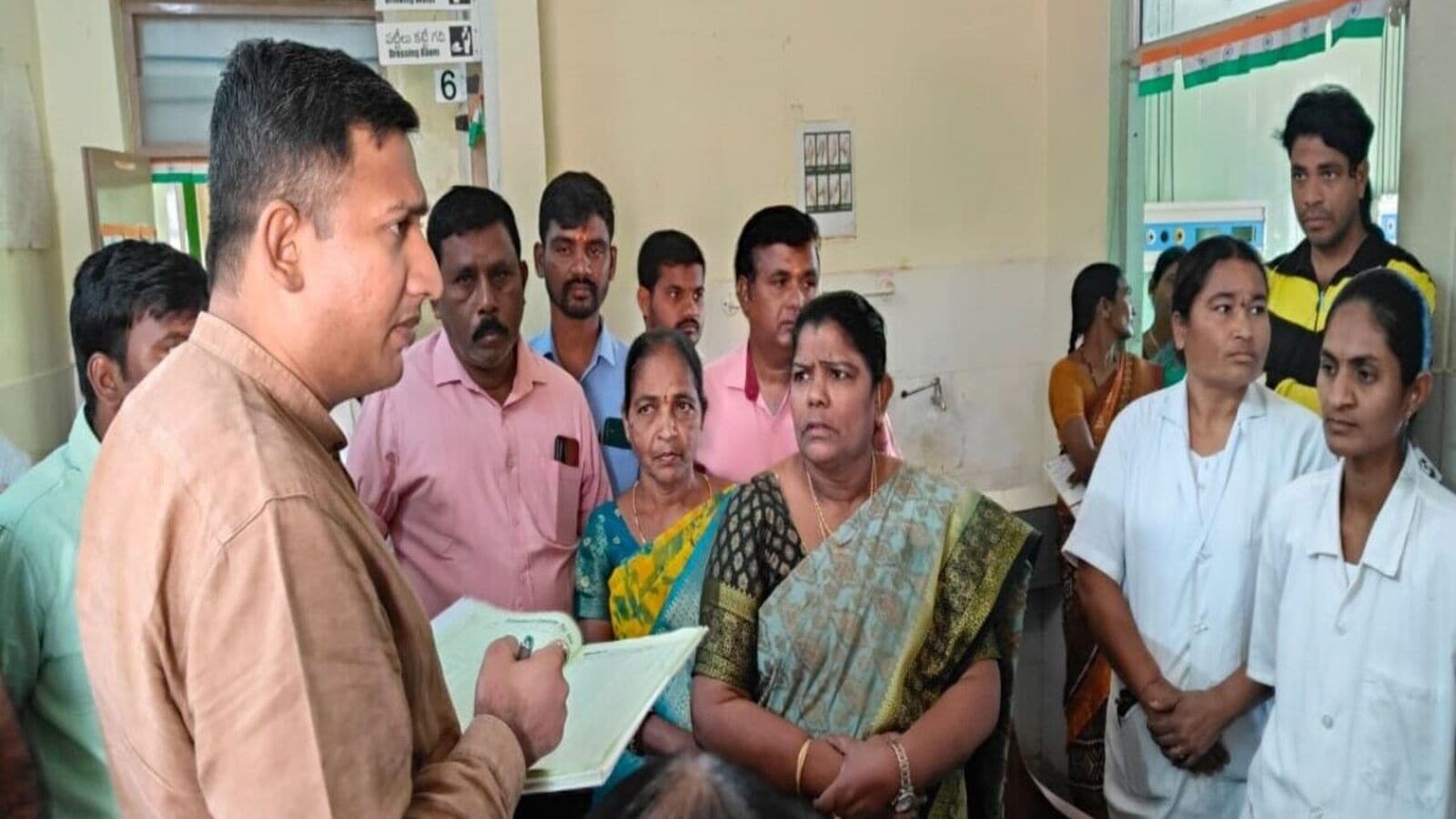 Medak News : సెలవు పెట్టకుండానే విధులకు వైద్య సిబ్బంది గైరాజరు, కఠిన చర్యలు తప్పవని కలెక్టర్ హెచ్చరిక