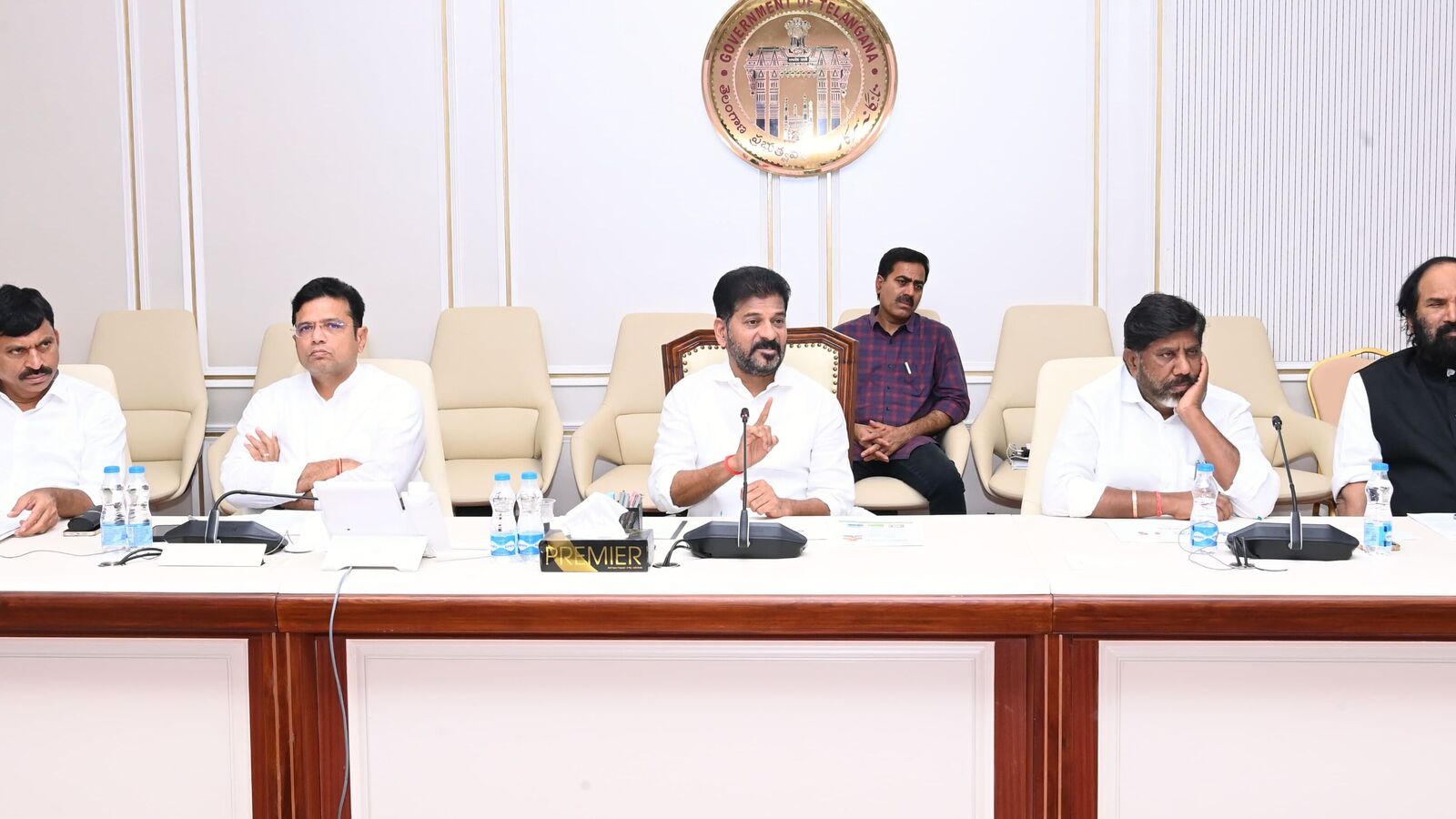 TS Govt Schemes : తెలంగాణ ప్రజలకు గుడ్ న్యూస్ & ఉచిత కరెంట్, రూ 500కే గ్యాస్ పథకాల అమలుకు తేదీలు ఖరారు